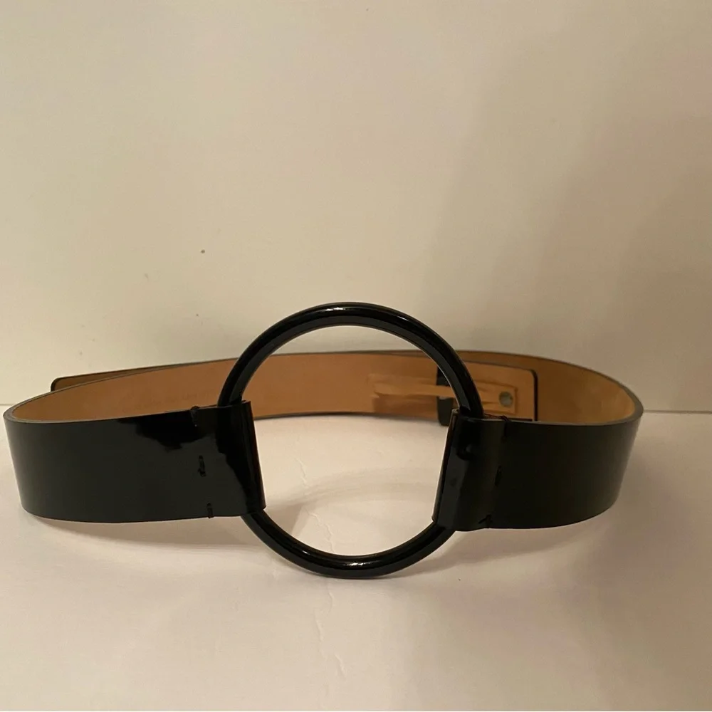 W BY WORTH BELT BLACK PATENT LEATHER ITALY LARGE O RING CENTER SIZE M